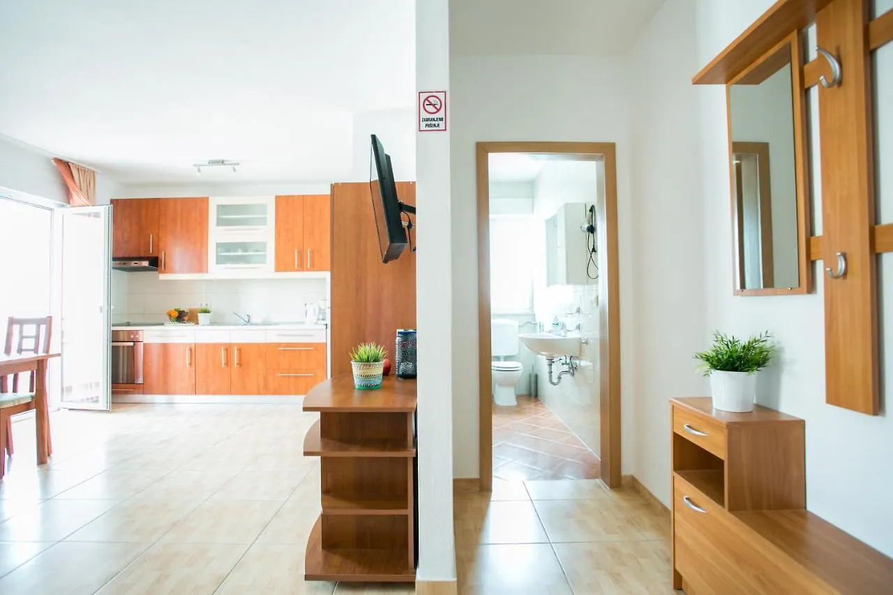 Apartments Bili Trogir Croatia