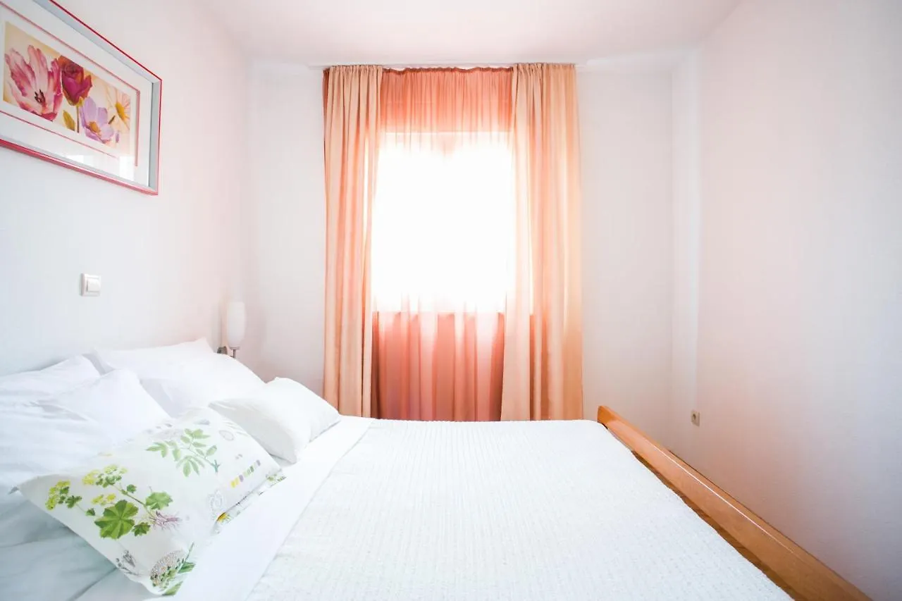 Apartments Bili Trogir Croatia