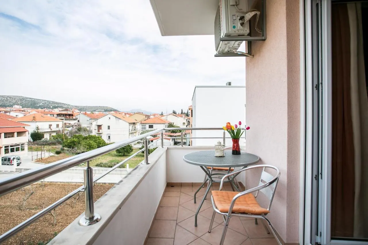 Apartments Bili Trogir